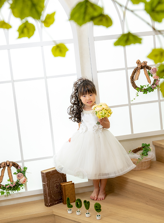 キッズフォトスタジオチョコ津山店 衣裳のご案内