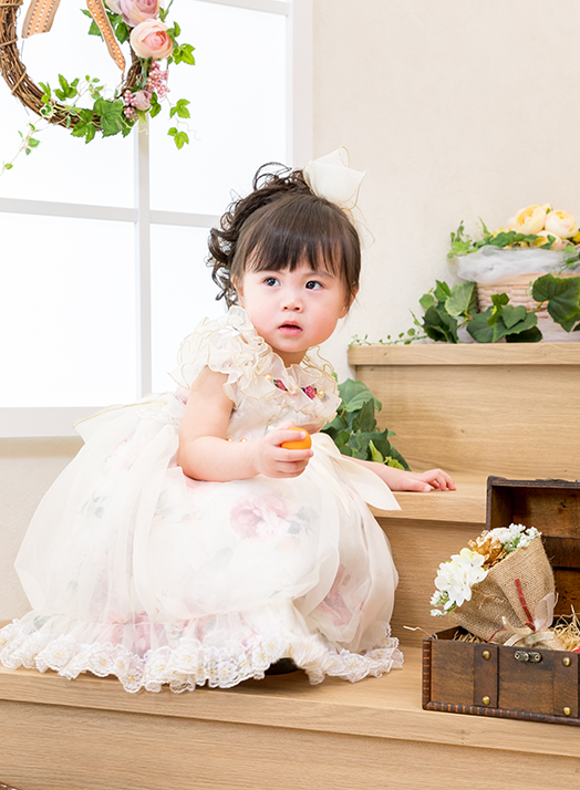 キッズフォトスタジオチョコ津山店 衣裳のご案内