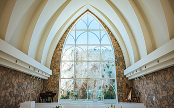 結婚式場内をご案内します。